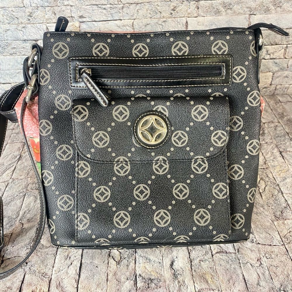 Carryland Crossbody Compact Size Multi Pocket Zip Closure Adjustable Strap